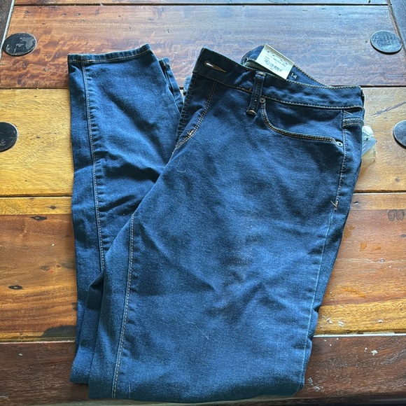 New with tags! Stylus skinny jeans - Picture 2 of 3